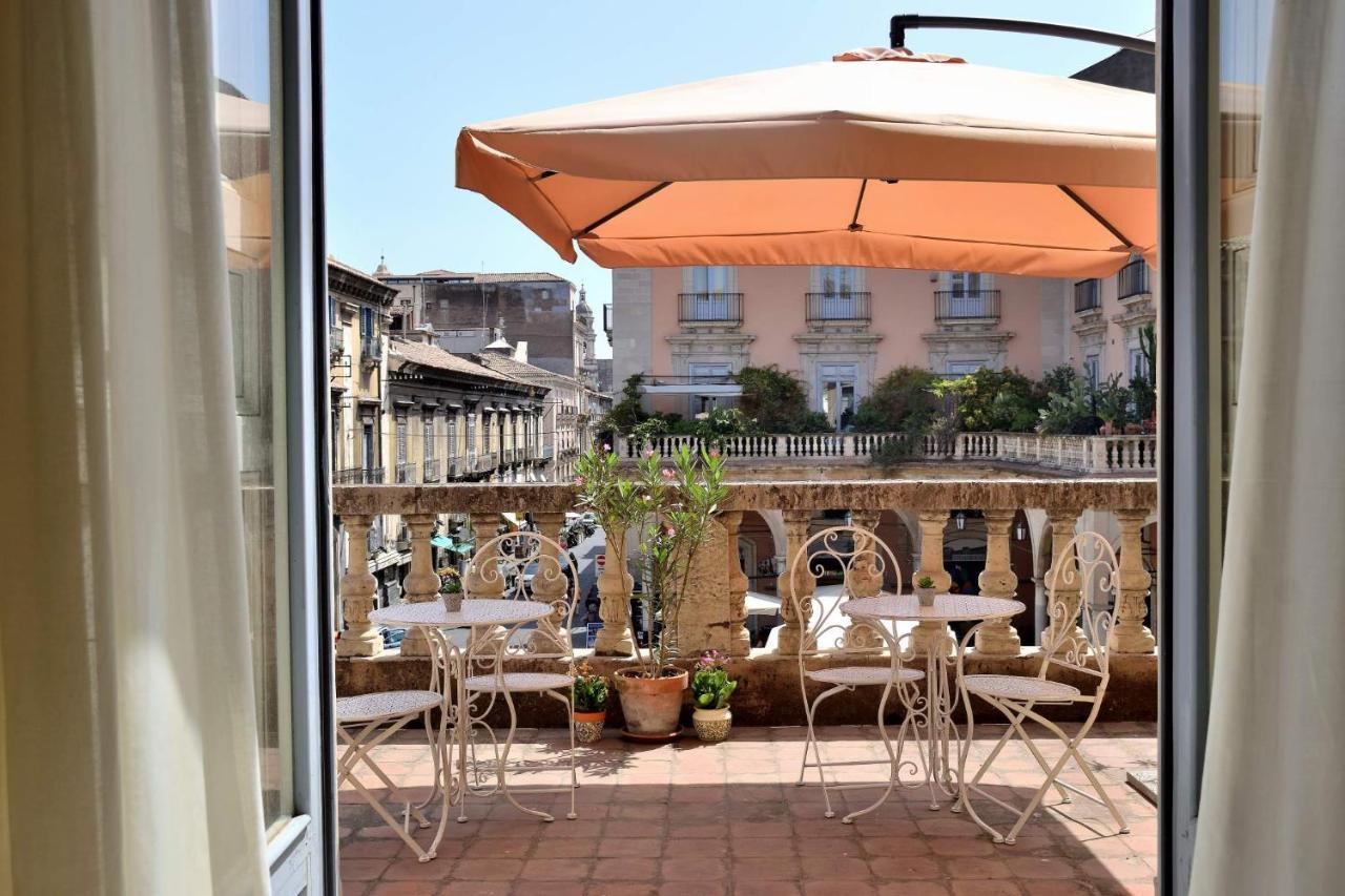 Bellini Inn Deluxe คาตาเนีย ภายนอก รูปภาพ