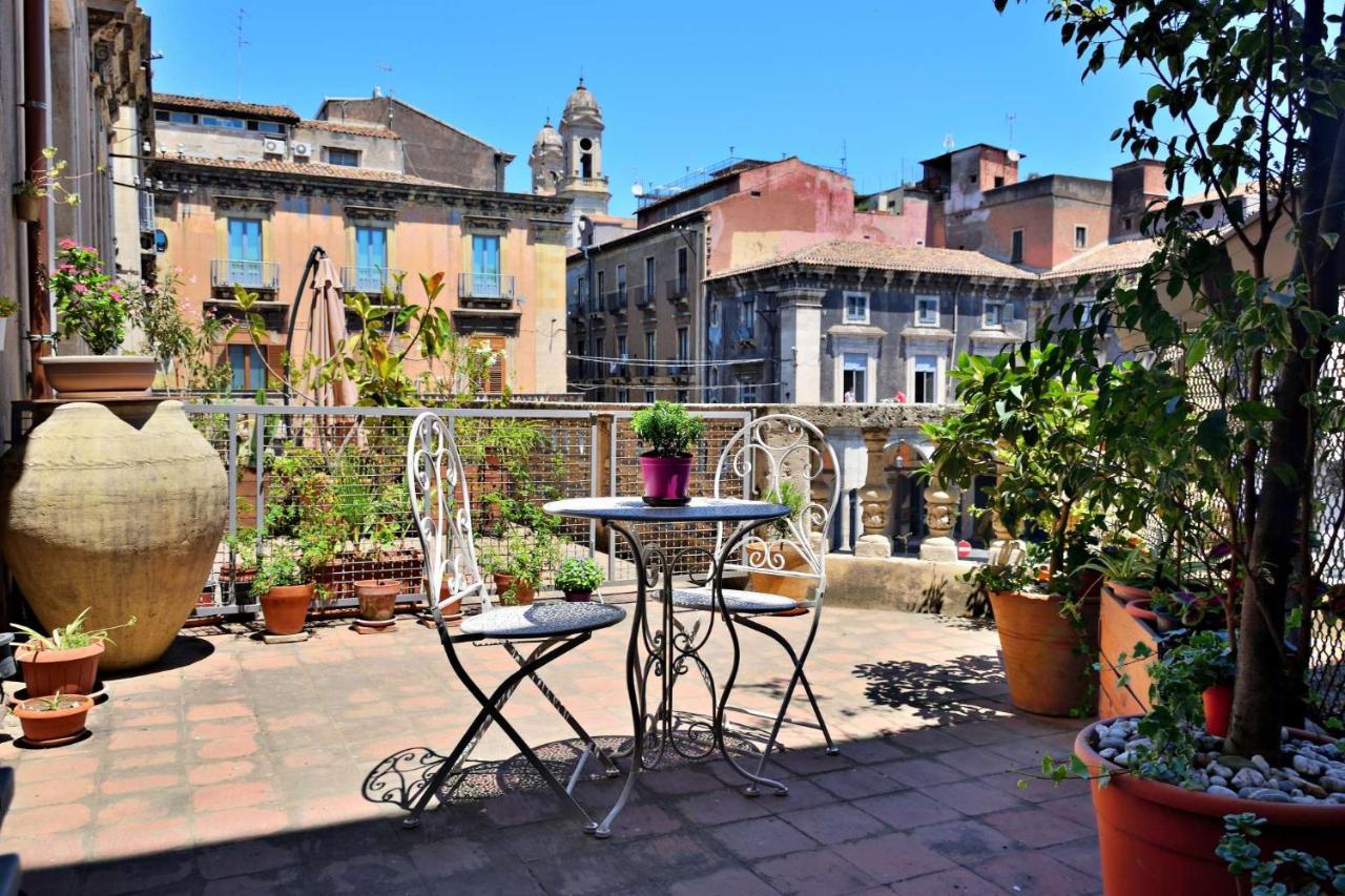 Bellini Inn Deluxe คาตาเนีย ภายนอก รูปภาพ